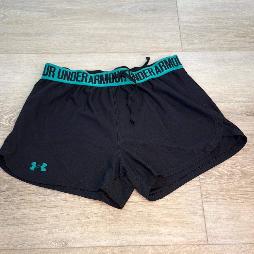 Under Armour Black and Green Athletic Shorts Lightweight Performance Fit